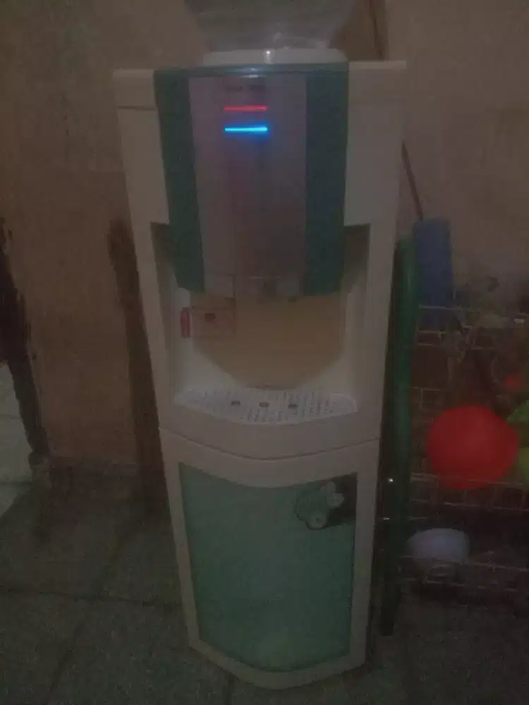 Dispenser Polytron Normal,,Dingin,,Panas