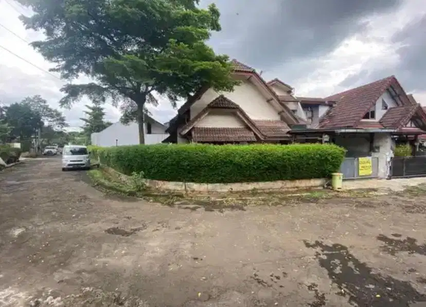 Rumah Halaman Luas jual  NEGO Sampai Jadi