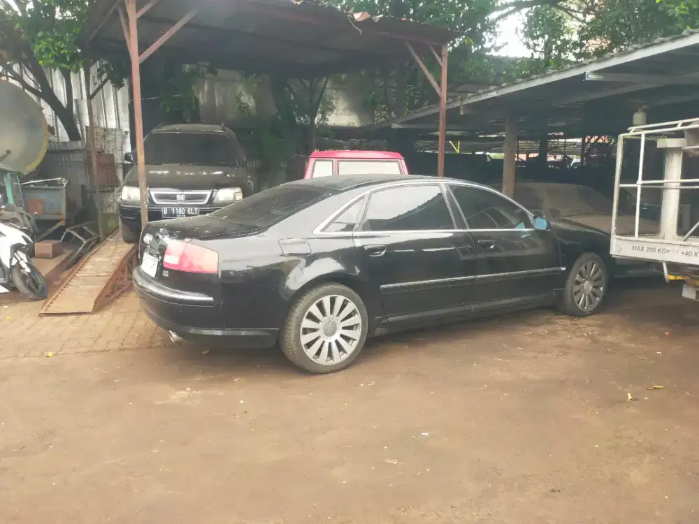 Audi A8L 4.2cc V8 AWD th2004 hitam