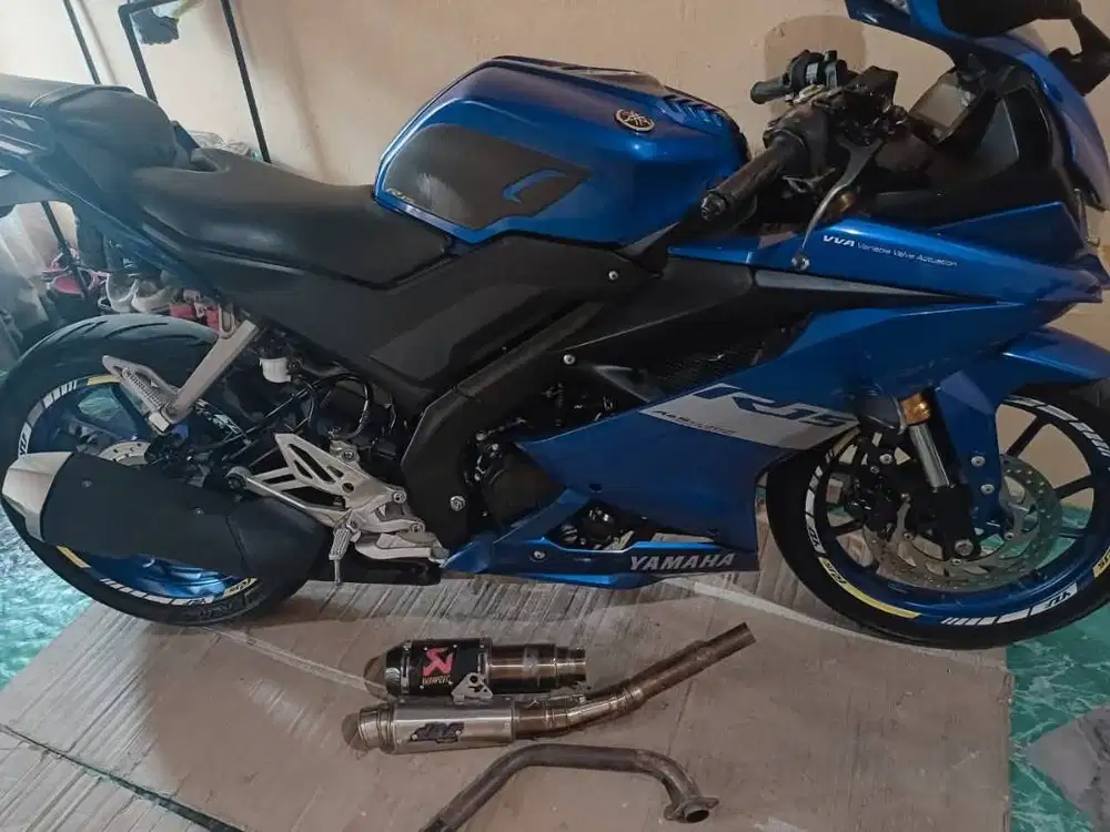 Yamaha R15 blue,V3