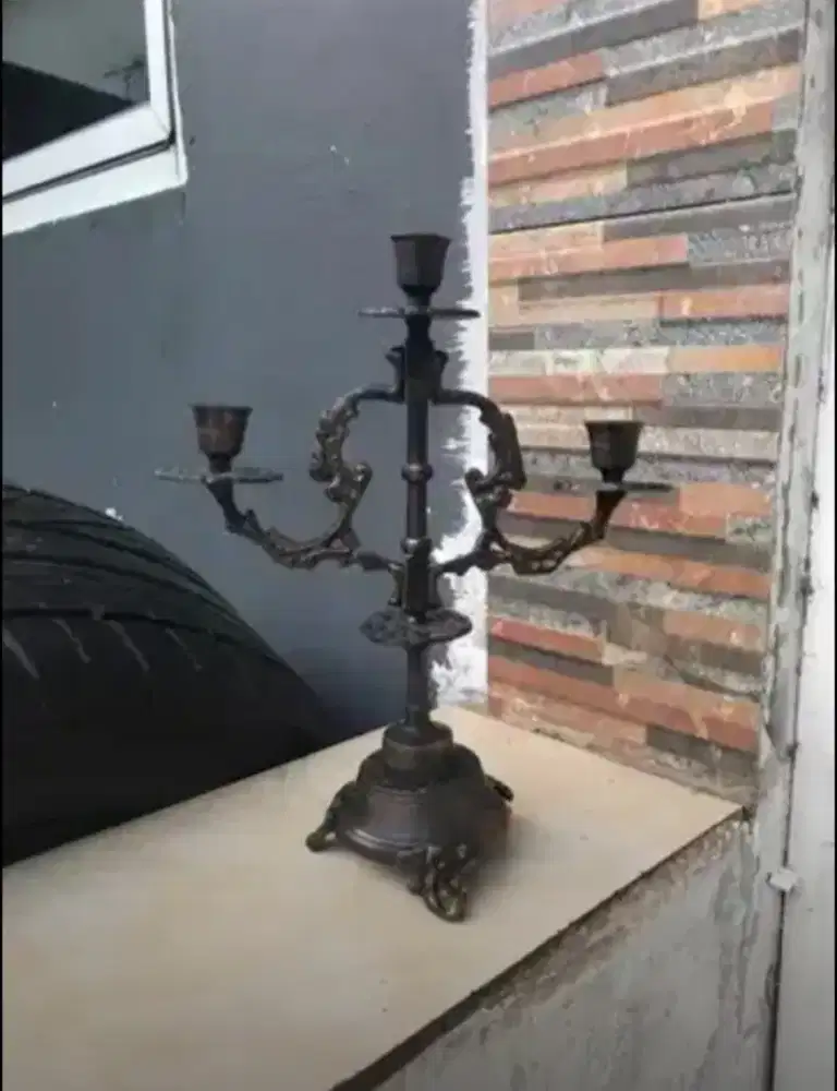 pajangan tempat lilin kuning 3cabang