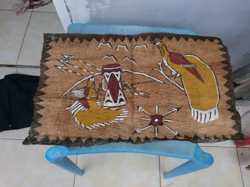 pajangan/hiasan dinding lukisan kulit kayu papua