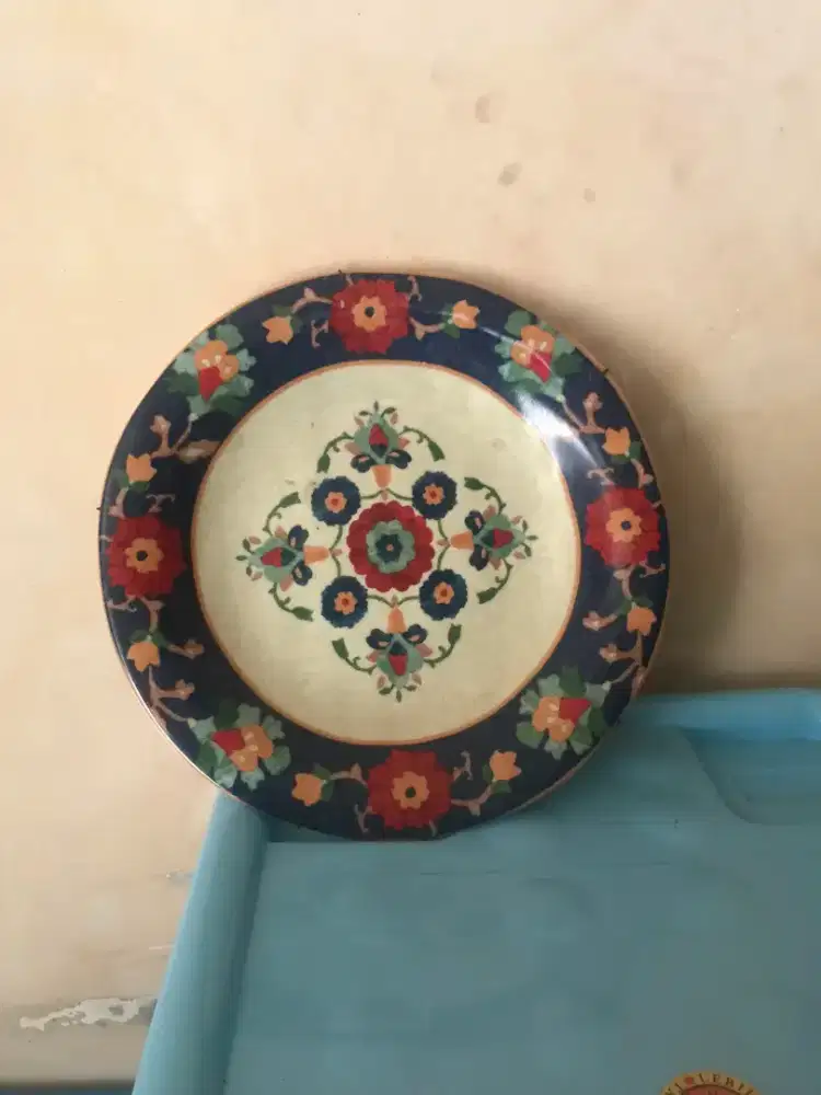 pajangan piring keramik lawas