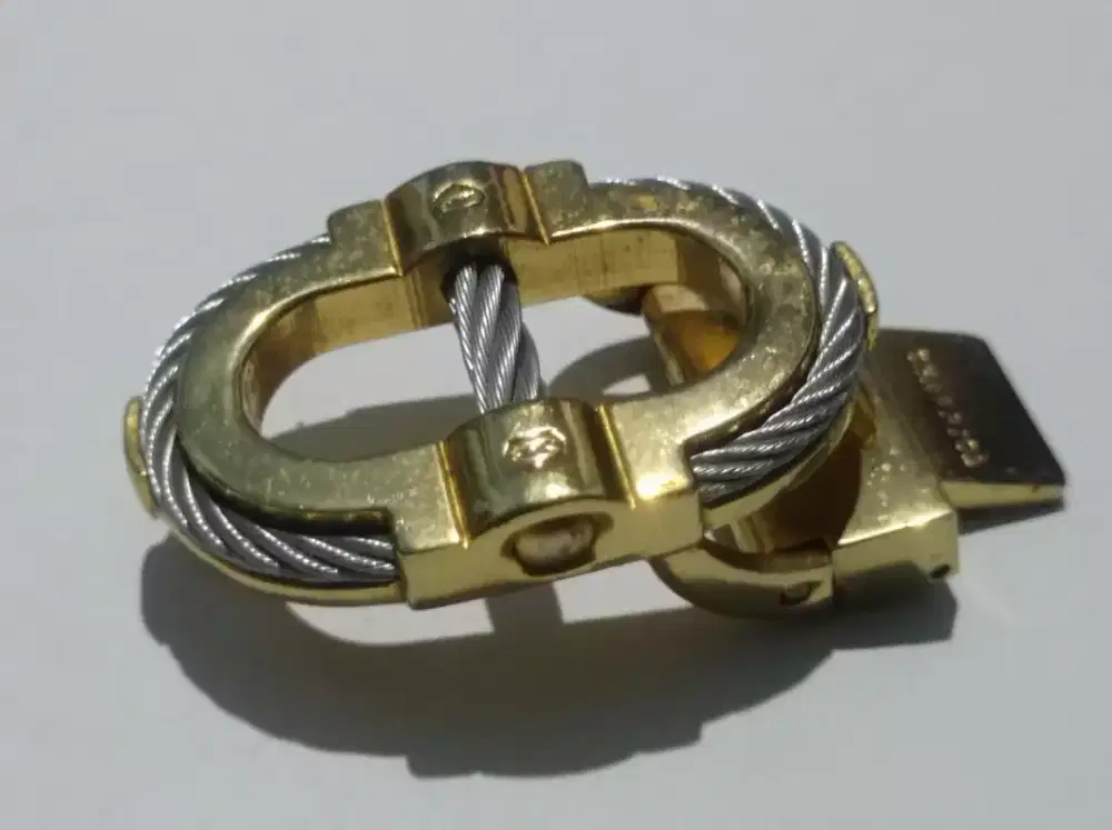 Gesper Merek  : Charriol