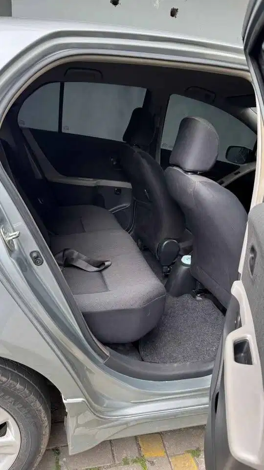 MURAH Dijual cepat Toyota Yaris Type E AT Tahun 2012