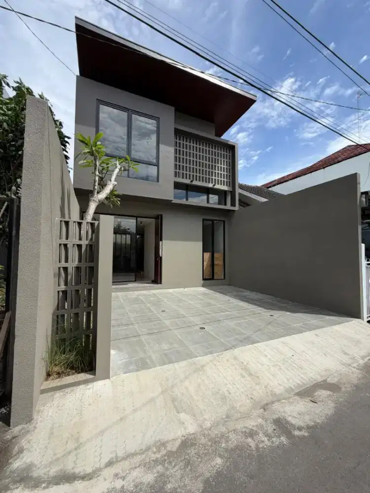RUMAH MEWAH MODERN JL KALIURANG KM.7 DEKAT KAMPUS UGM