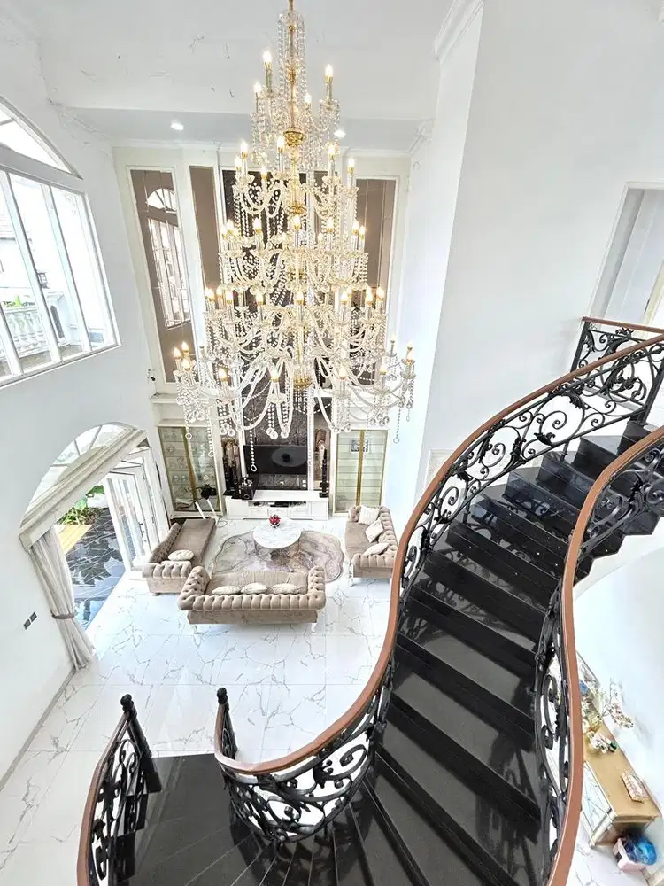 DIJUAL CEPAT RUMAH MEWAH PUSAT KOTA TASIK KARNA OWNER PINDAH KOTA