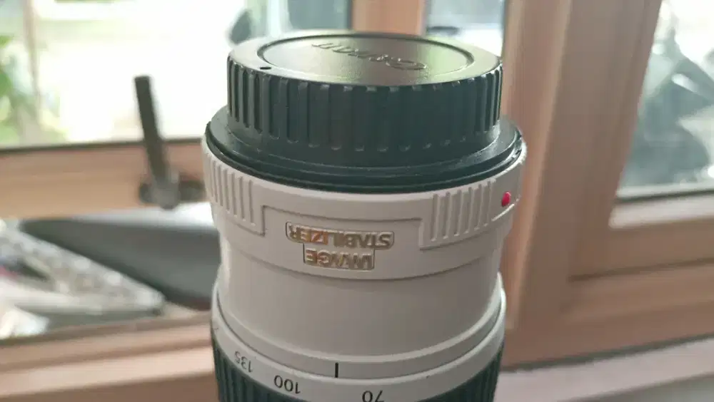 Lensa Canon L Series 70-200 mm f4 is USM