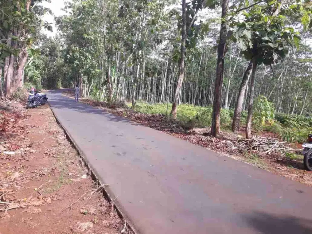 TANAH JUMAPOLO KARANGANYAR