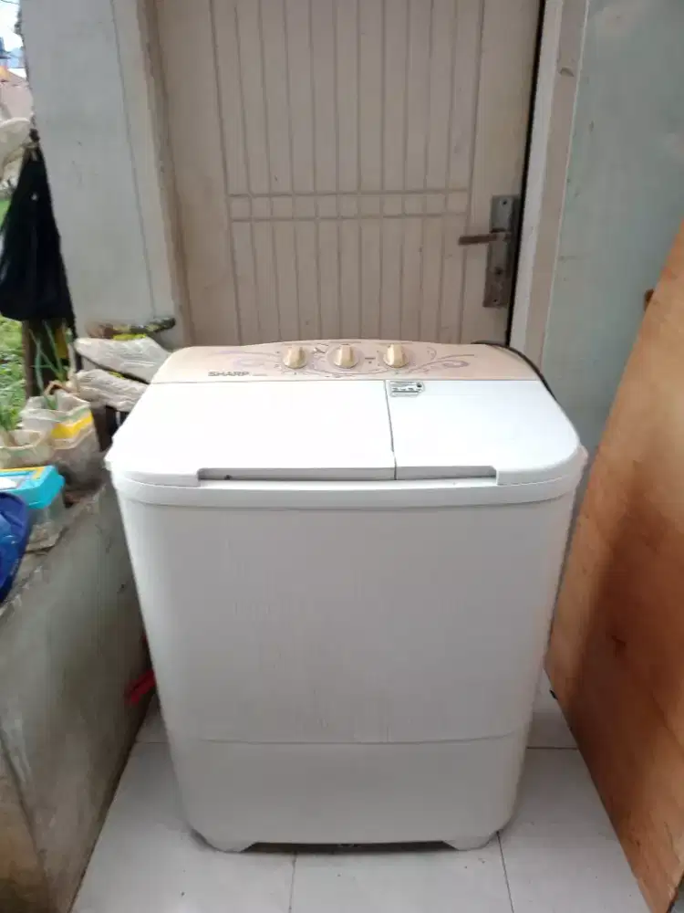 Mesin cuci merk Sharp kapasitas 7 kg
