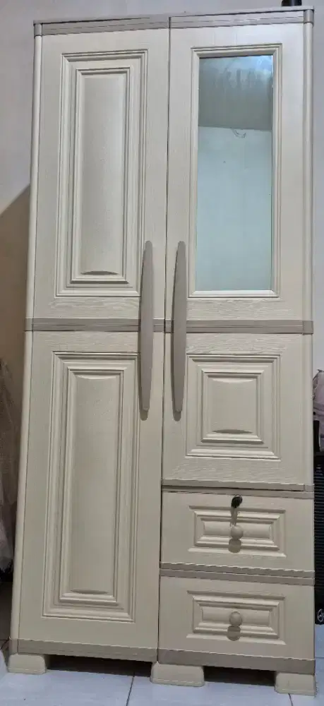 Lemari plastik Olymplast