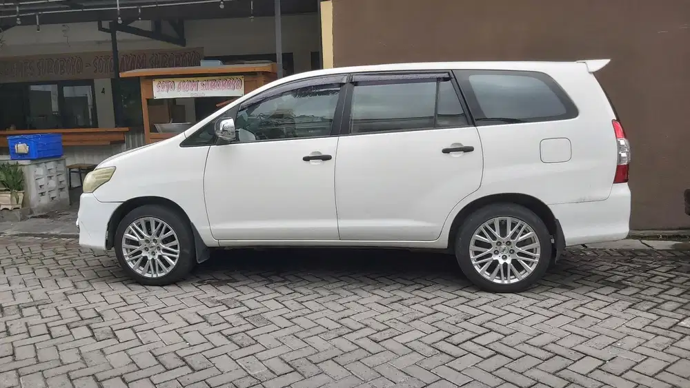 Toyota Kijang Innova 2015 Bensin