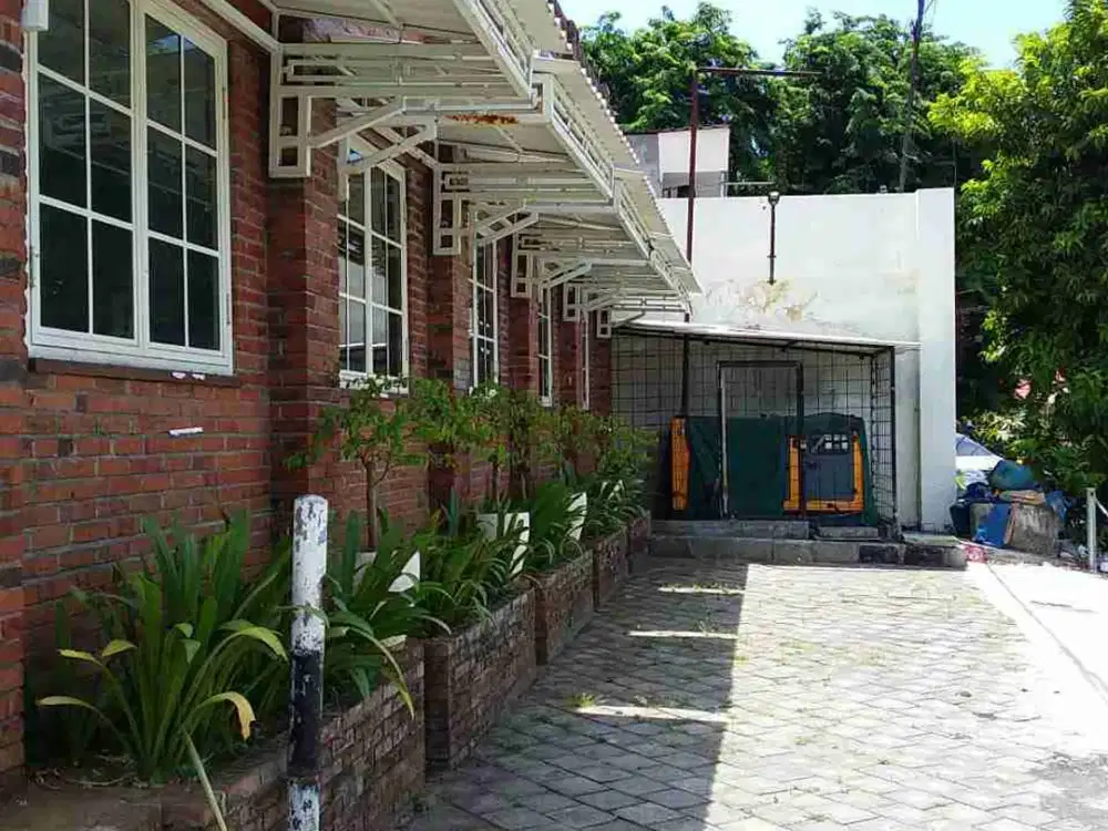 SEWA RUMAH PUSAT KOTA CCK UTK USAHA / KANTO JL.PADMOSUSASTRO DKT INDRAGIRI