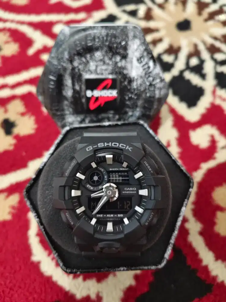 G-SHOCK (GA-700) BLACK