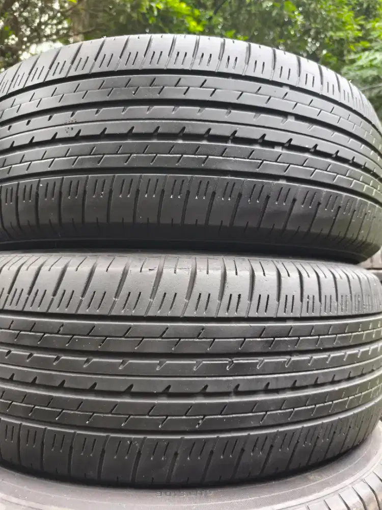 Bridgestone dueler HL 235 60 R18
