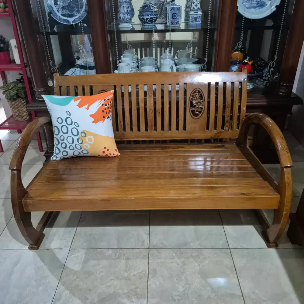 Kursi jati minimalis