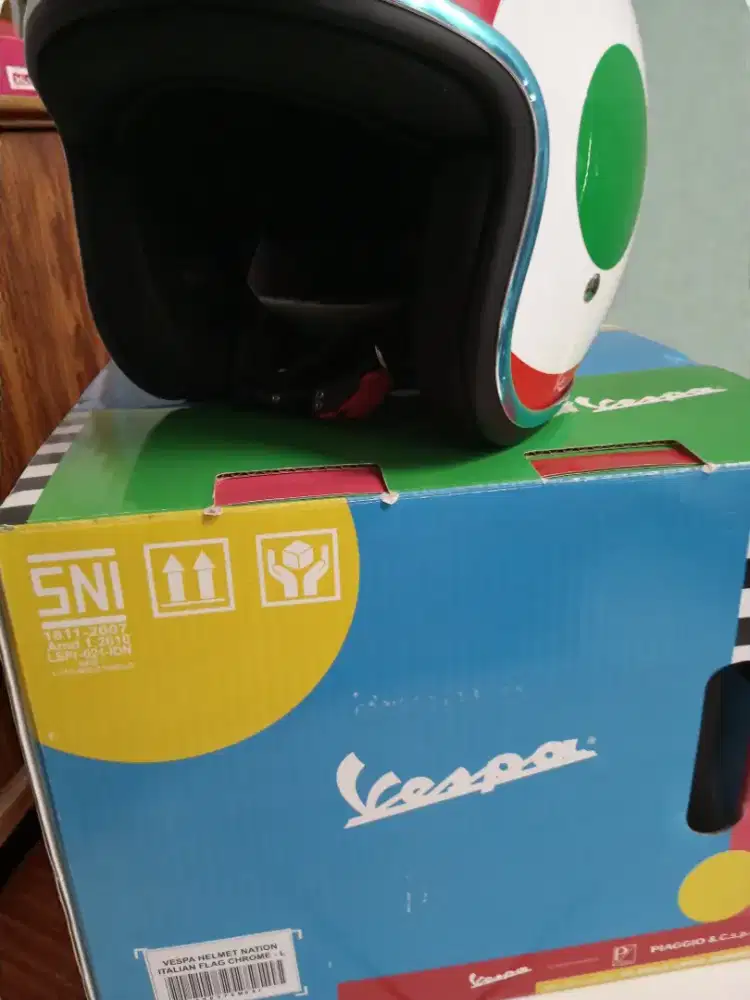 Helm Original By Piaggio Vespa 3 Warna