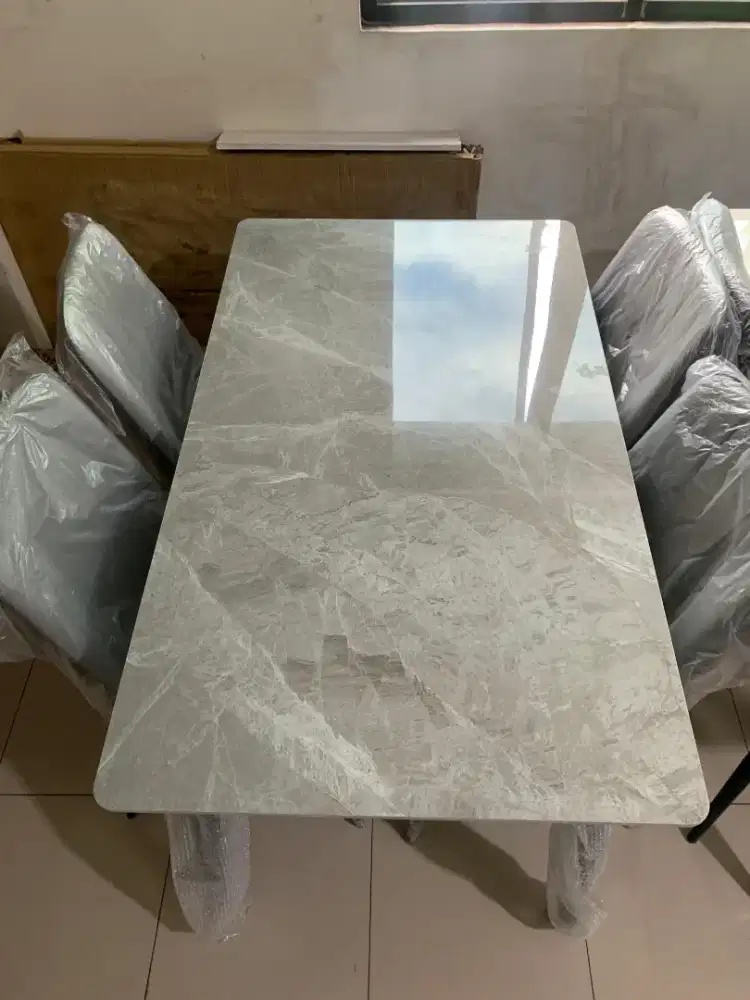 Meja makan marmer k4 abu-abu