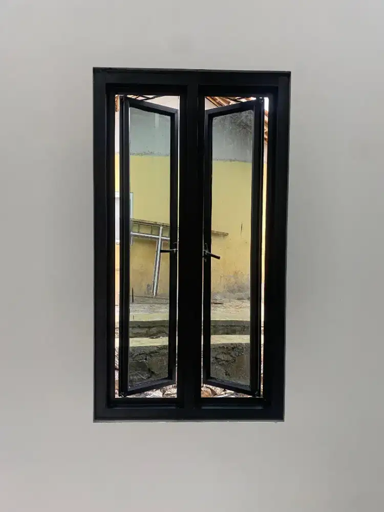 Kusen aluminium pintu aluminium partisi aluminium kaca