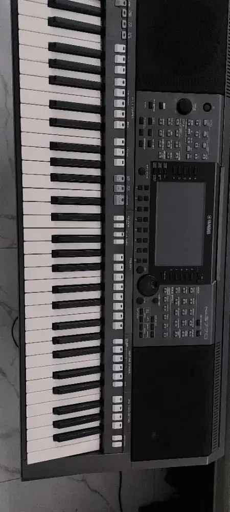 Keyboard yamaha Psr S 770