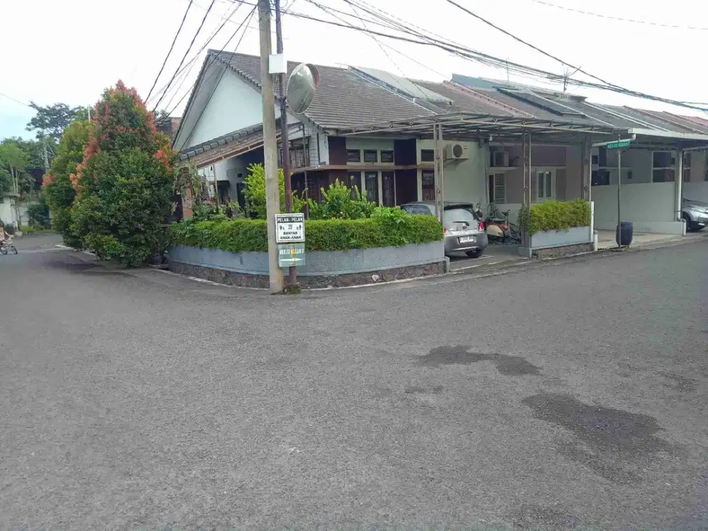 jual rumah lt 198 m2 di mekarwangi dekat pintu tol  2.2 miliar nego sampai jadi