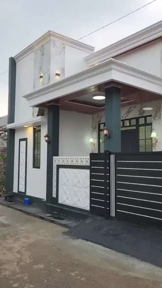 Dijual Rumah Gaya Modern Klasik full renovasi semi furnish posisi hoek