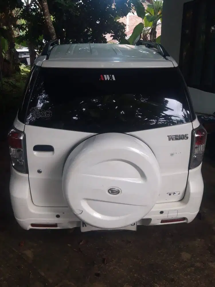 terios Tahun 2012 warna putih type TS
