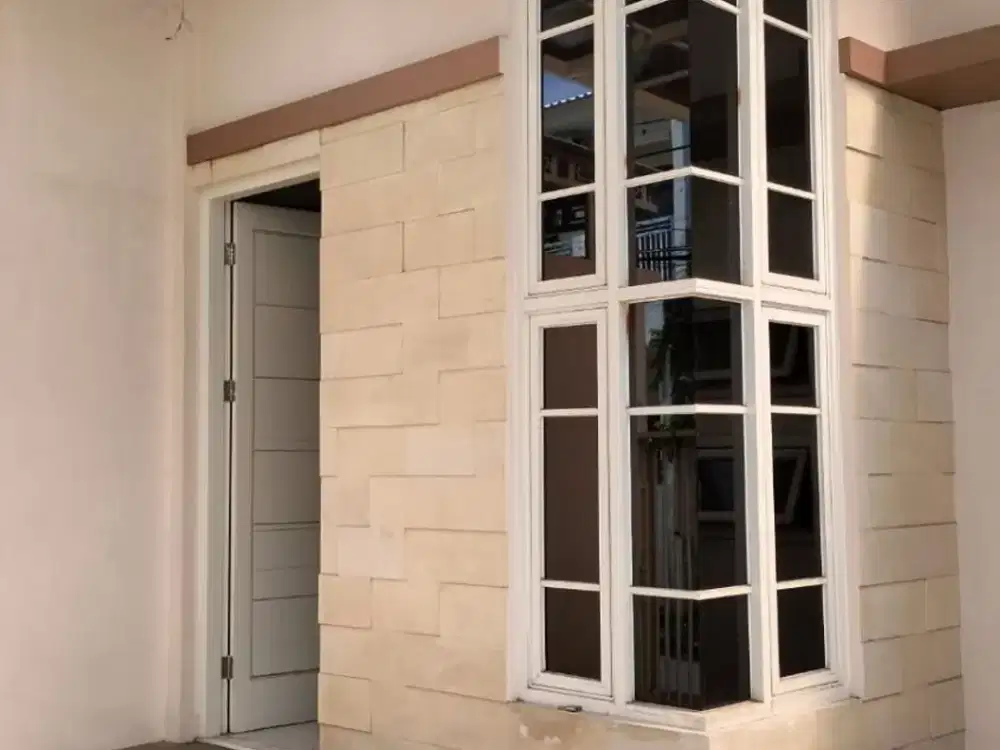 Dijual Rumah Darmo Permai Utara