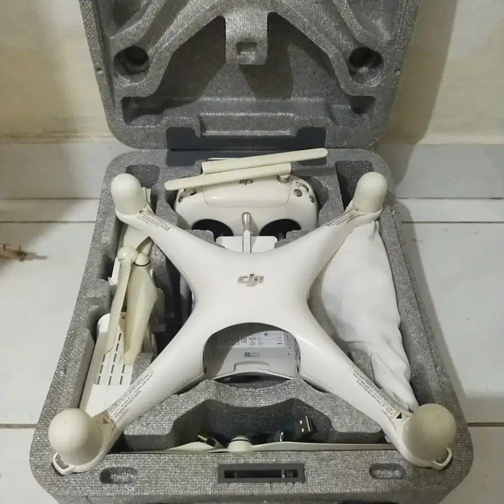 Drone DJI Phantom 4 Pro V1