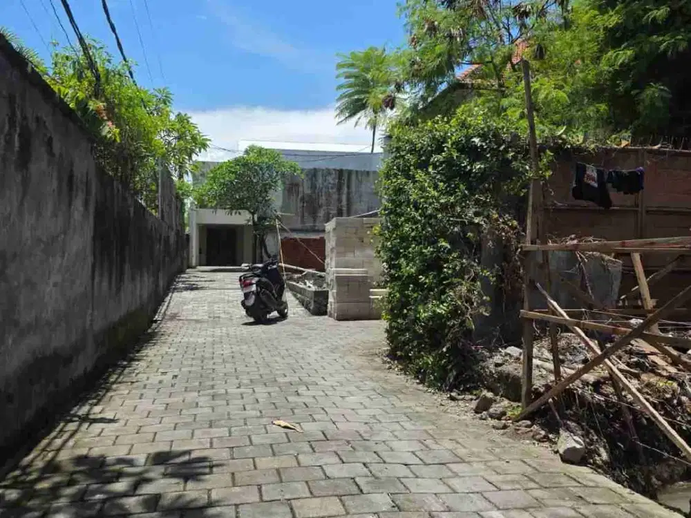 For Lease 2 Are, Central Petitenget