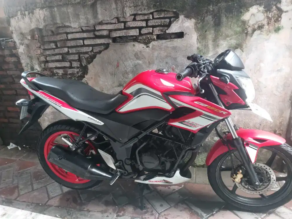 CB 150 R OLD 2015