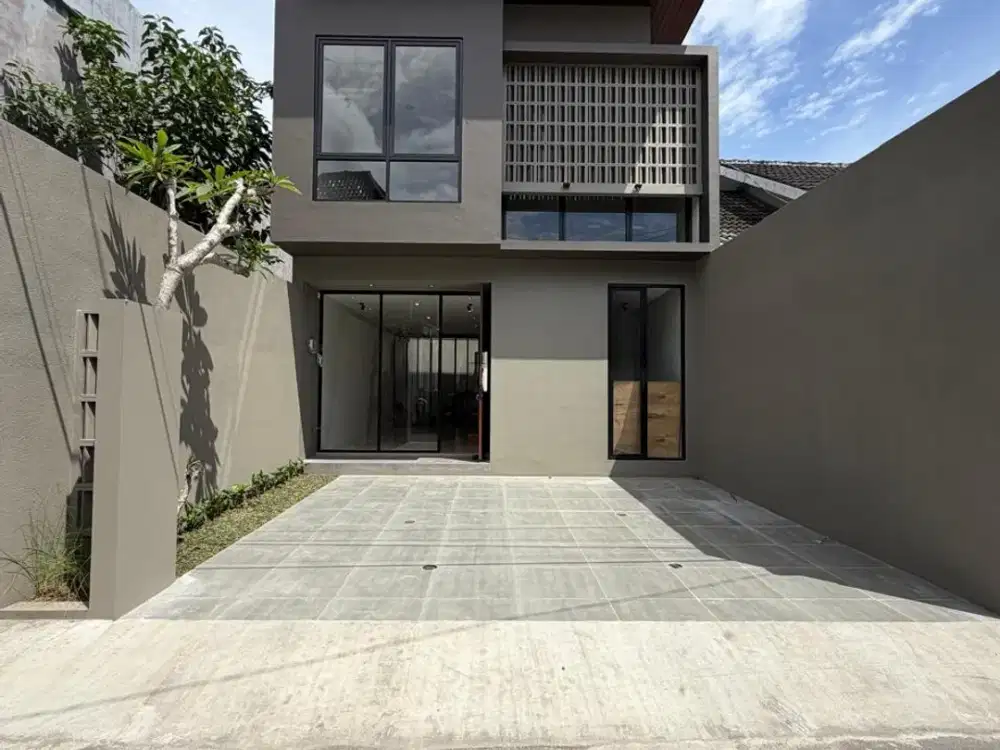 dijual rumah di sleman dekat kampus UGM di jalan kaliurang km 7 lokasi premium