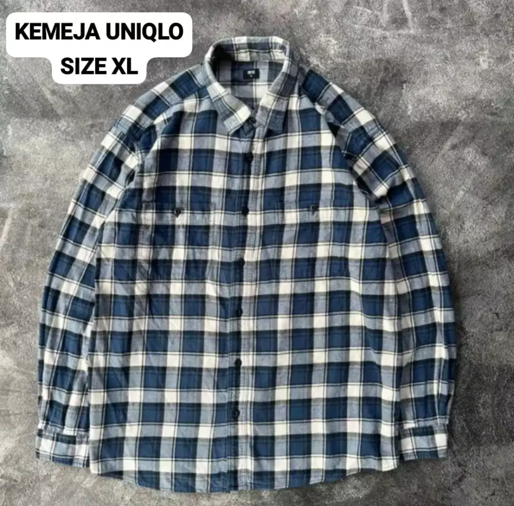 Kemeja Uniqlo Flannel Biru Putih Motif Kotak Kotak Size XL