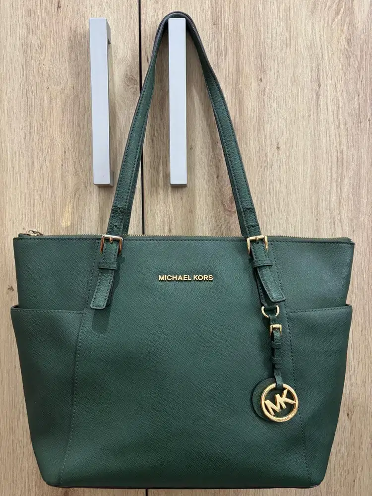 Tas pemakaian pribadi, dijual.. garage sale!