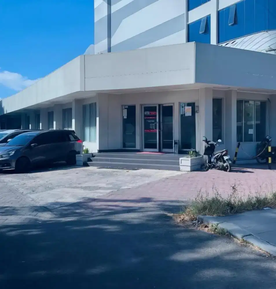 Disewakan Gedung lokasi strategis