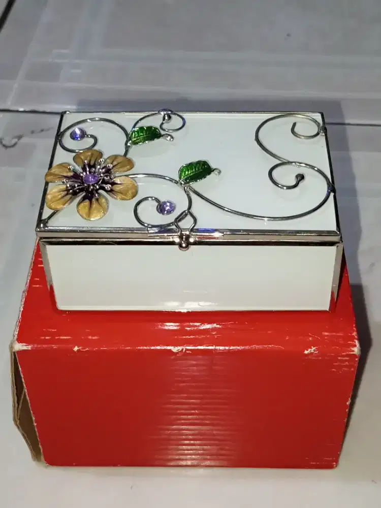 Kotak Perhiasan Kay Colection