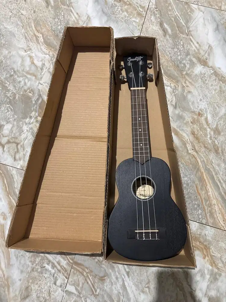 Dijual ukulele cawbay model UK-21 BK