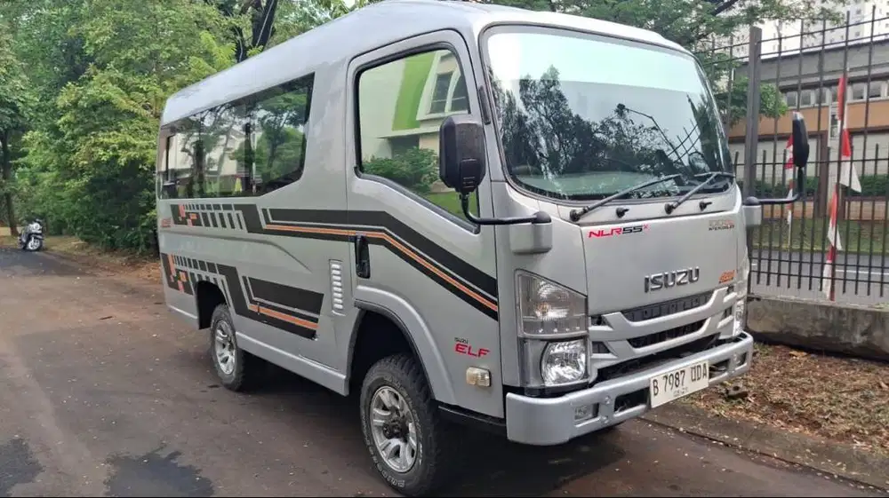 ISUZU ELF MINIBUS NLR 4x4 2019