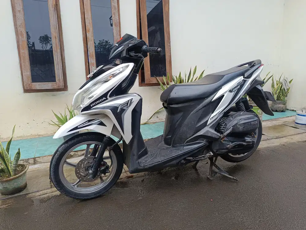 Di jual cepat vario kzr 2012 siap pakai