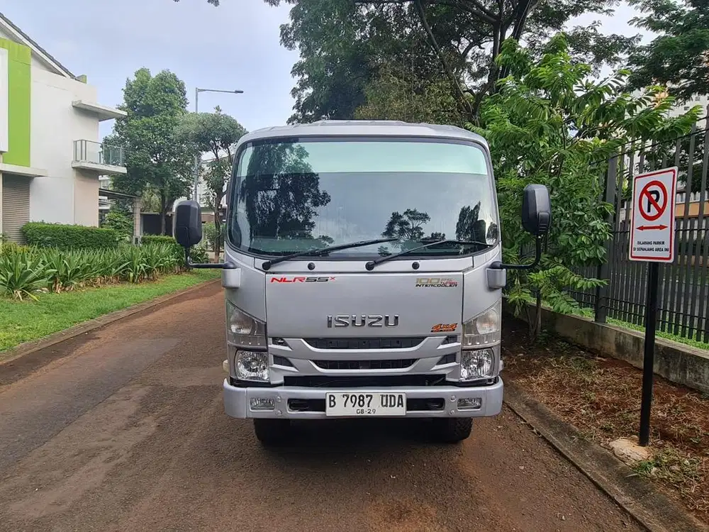 ISUZU ELF MINIBUS NLR 4x4 2019