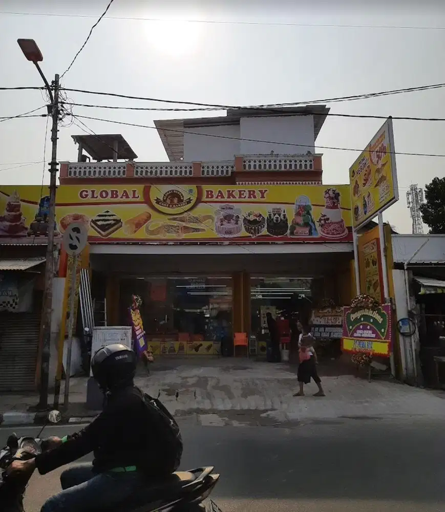 Jual atau di sewakan ruko 3 lantai pinggir jalan besar