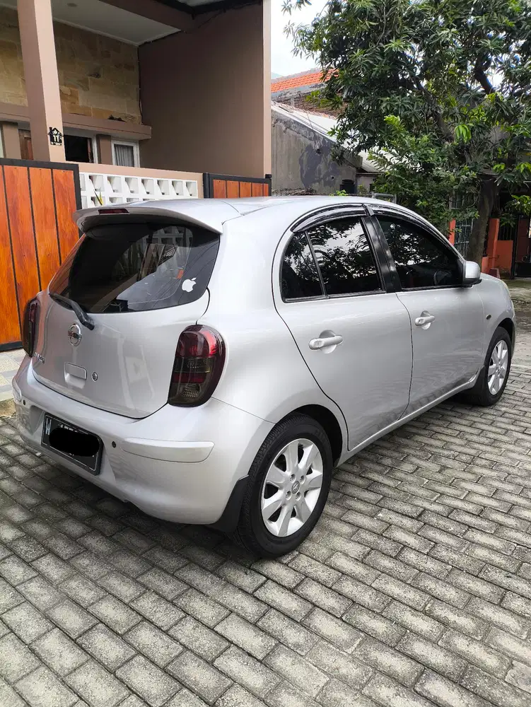 Nissan March 2012 Bensin