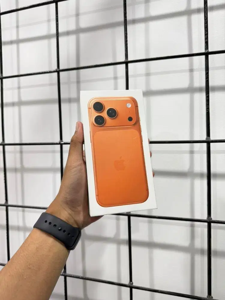 iPhone 17 Pro Max 256GB Cosmic Orange