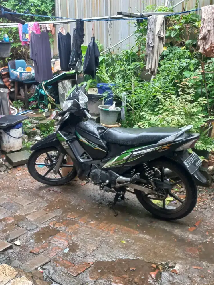 Jual motor supra x 2011