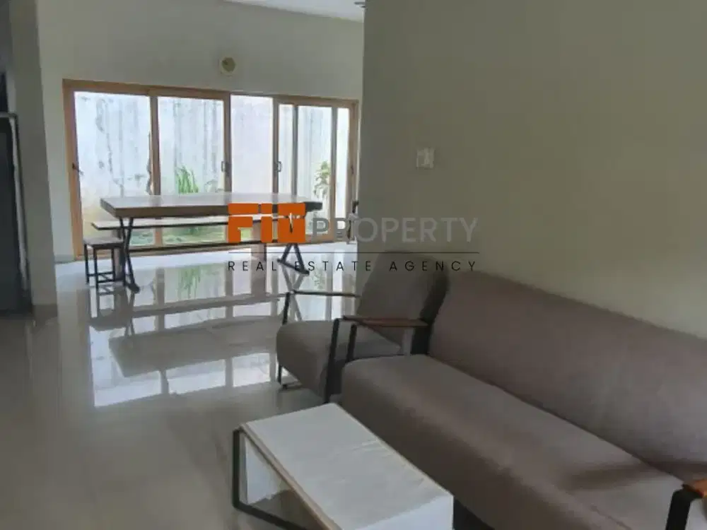 DI JUAL RUMAH SIAP HUNI DENGAN PERABOT