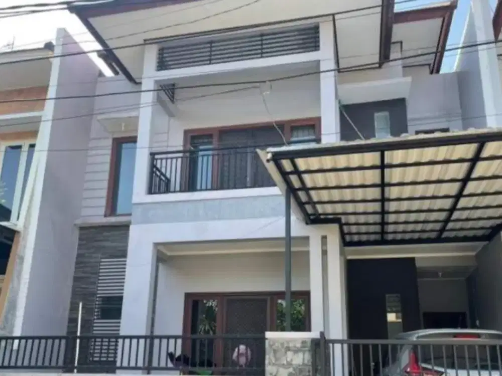 Rumah Terawat di Galaxy Bumi Permai 2 Dekat Raya Merr