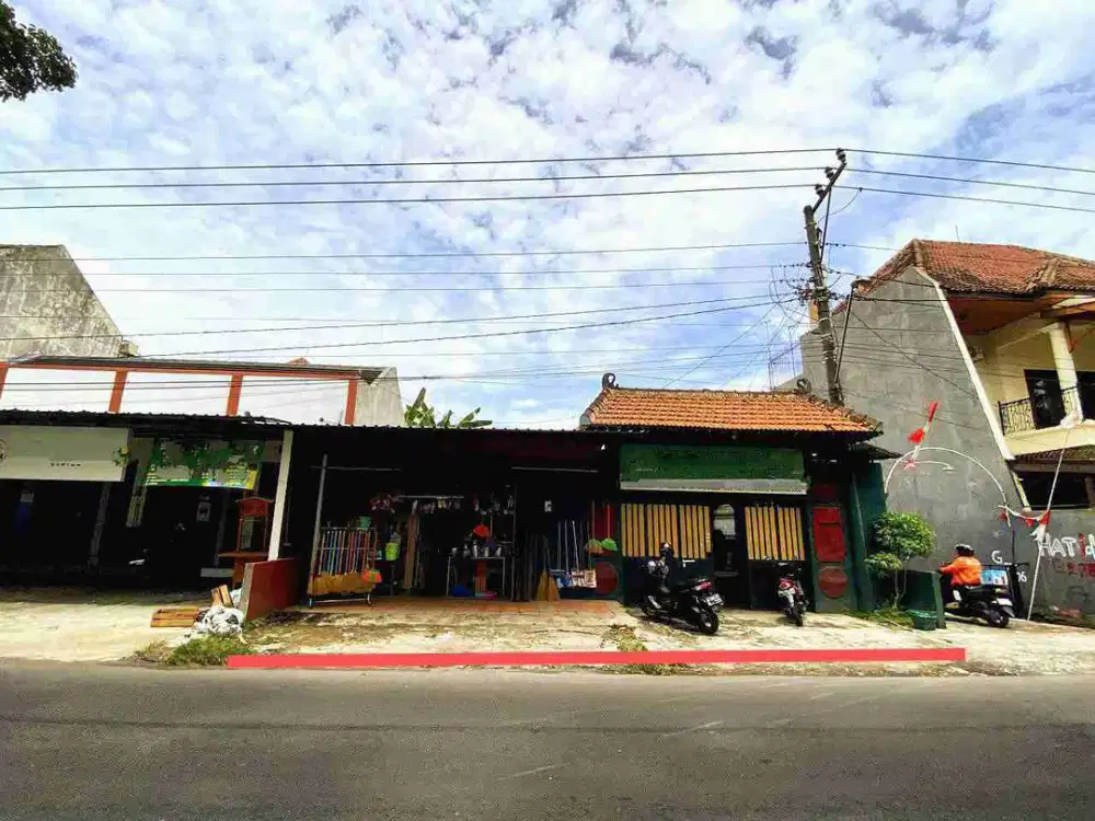 Rumah Second Luas 348m² Plus Toko di Gentan