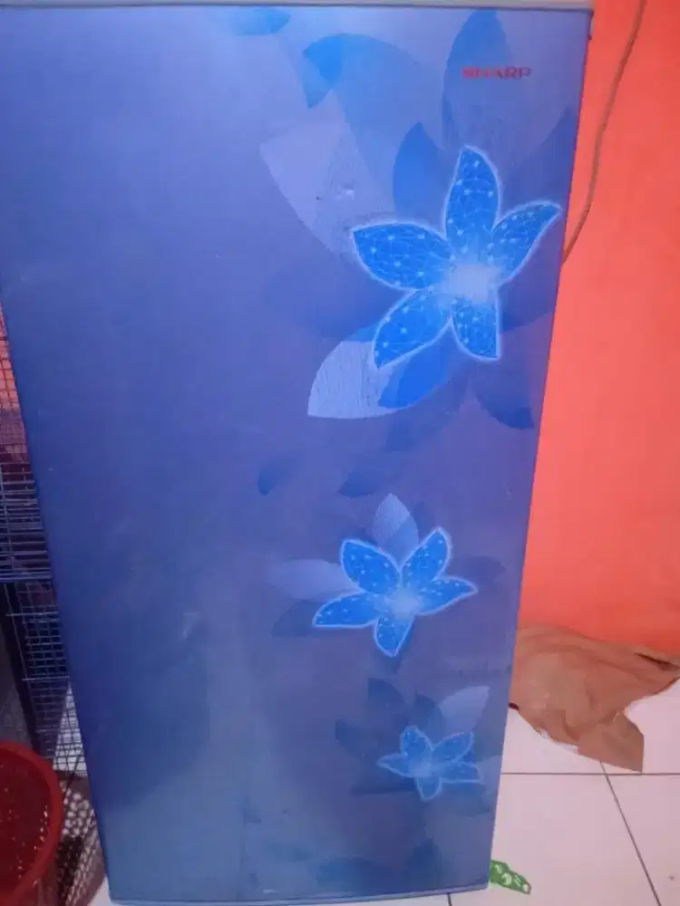Kulkas merk SHARP 1 pintu