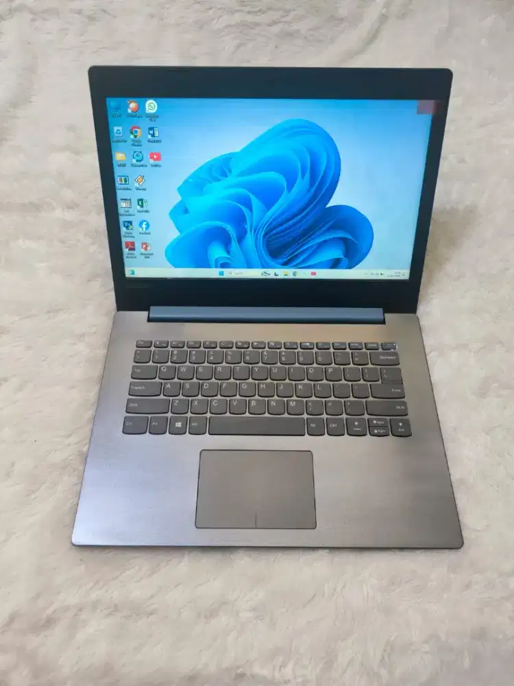 Dijual laptop lenovo ideapad slim,super kencang,core i3 gen 6,ram 8 gb