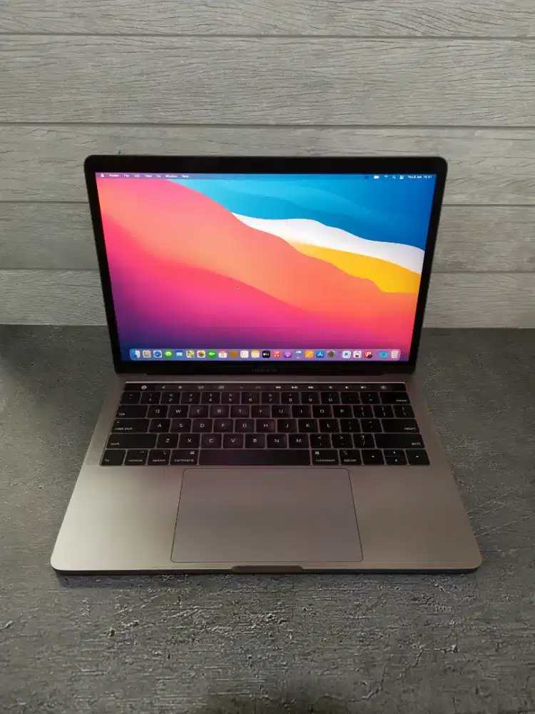 Macbook Pro 2019 Touchbar Ram 8GB SSD 128GB
